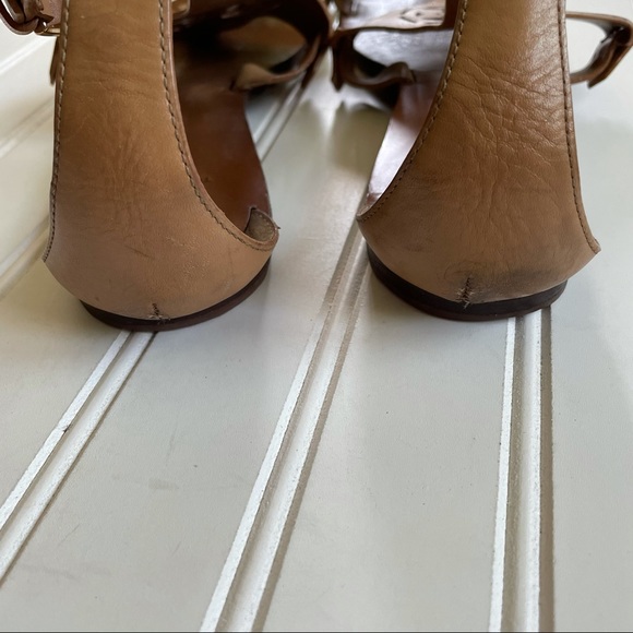 Tory Burch Tan Leather Zoey Logo Flat Sandal - Picture 4 of 6